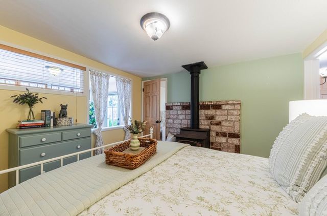 516 8th Street, Pacific Grove, CA 93950