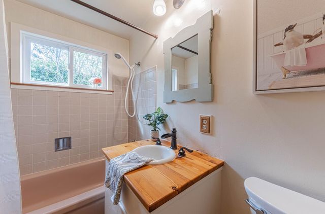 516 8th Street, Pacific Grove, CA 93950