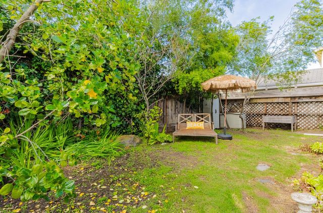 516 8th Street, Pacific Grove, CA 93950