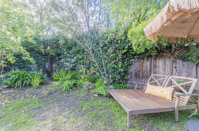 516 8th Street, Pacific Grove, CA 93950