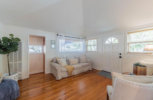 516 8th Street, Pacific Grove, CA 93950