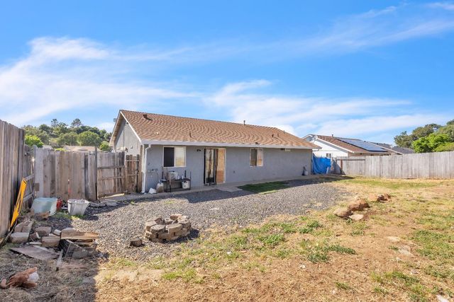 8057 Quartz Ln, Smartsville, CA 95977
