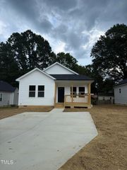 713 Ross Street, Burlington, NC 27217