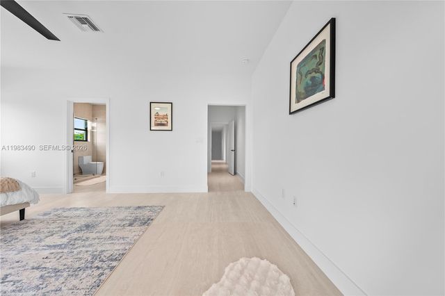 3187 SW 23rd St, Miami, FL 33145