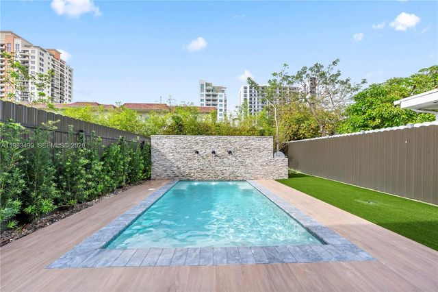 3187 SW 23rd St, Miami, FL 33145