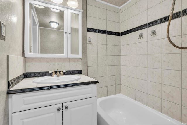 114 Parker Avenue, Kendallville, IN 46755