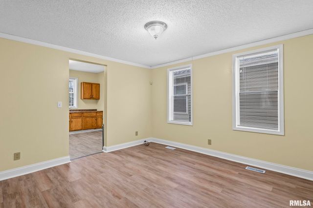 631 W EDWARDS Street, Springfield, IL 62704