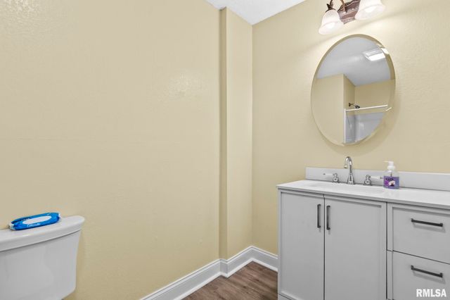 631 W EDWARDS Street, Springfield, IL 62704