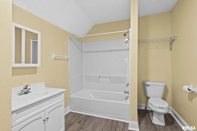 631 W EDWARDS Street, Springfield, IL 62704