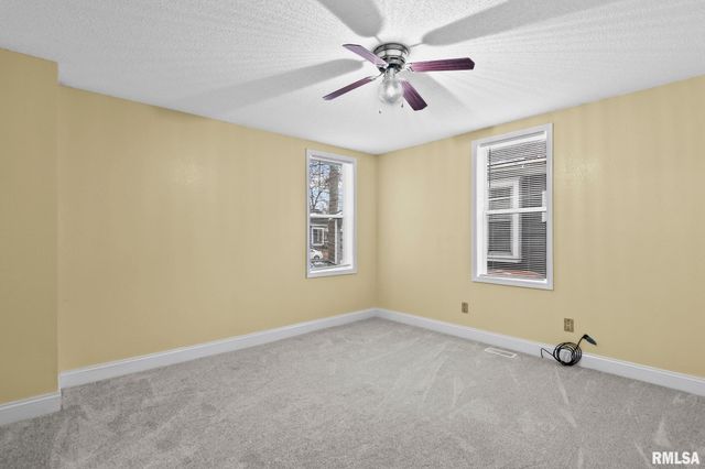 631 W EDWARDS Street, Springfield, IL 62704