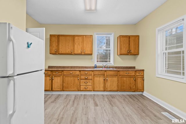 631 W EDWARDS Street, Springfield, IL 62704