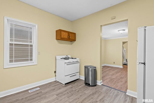 631 W EDWARDS Street, Springfield, IL 62704