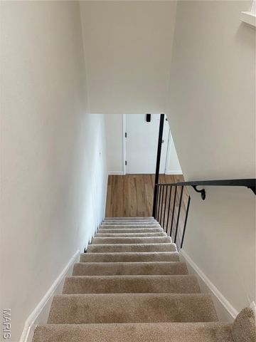 8787 Sieloff Drive, Hazelwood, MO 63042