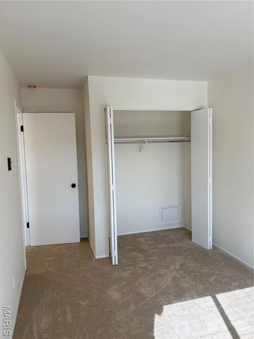 8787 Sieloff Drive, Hazelwood, MO 63042