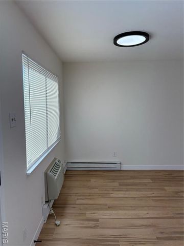 8787 Sieloff Drive, Hazelwood, MO 63042