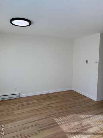 8787 Sieloff Drive, Hazelwood, MO 63042