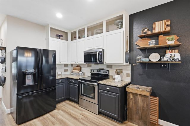8228 Misty Water Drive, Fort Worth, TX 76131