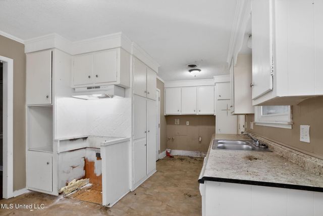 945 Valencia Street, Jackson, MS 39204