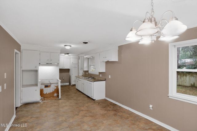 945 Valencia Street, Jackson, MS 39204