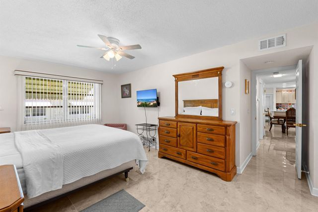 201 Bayview Avenue D, Boynton Beach, FL 33435