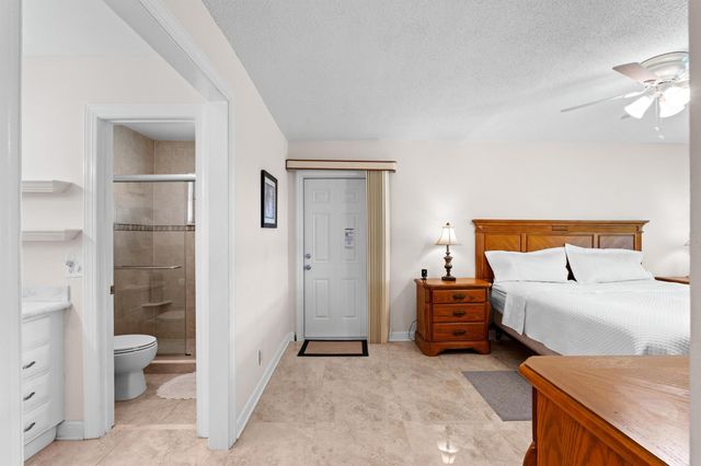 201 Bayview Avenue D, Boynton Beach, FL 33435