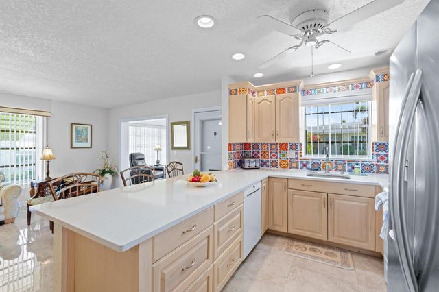 201 Bayview Avenue D, Boynton Beach, FL 33435