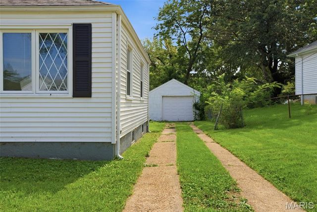7820 Alert Drive, St Louis, MO 63133