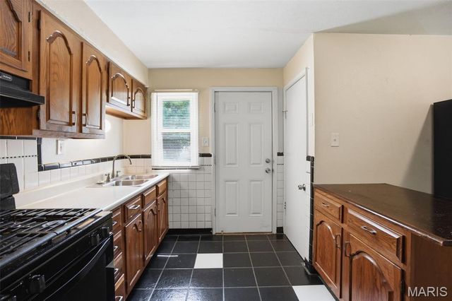 7820 Alert Drive, St Louis, MO 63133