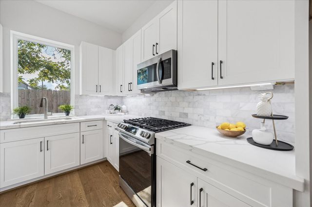 7702 Sky Dweller Drive, Houston, TX 77055