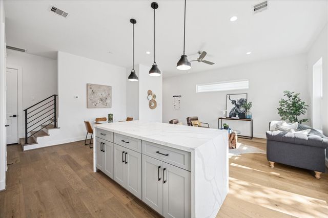 7702 Sky Dweller Drive, Houston, TX 77055