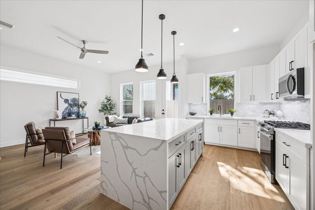 7702 Sky Dweller Drive, Houston, TX 77055