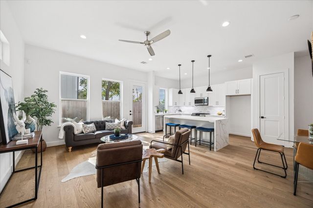 7702 Sky Dweller Drive, Houston, TX 77055