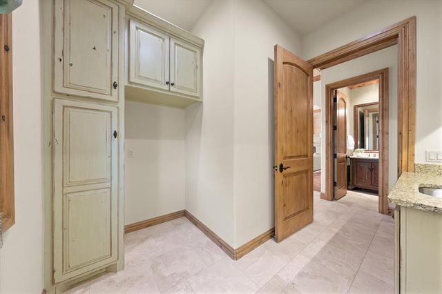 15613 Via Sierra, Edmond, OK 73013