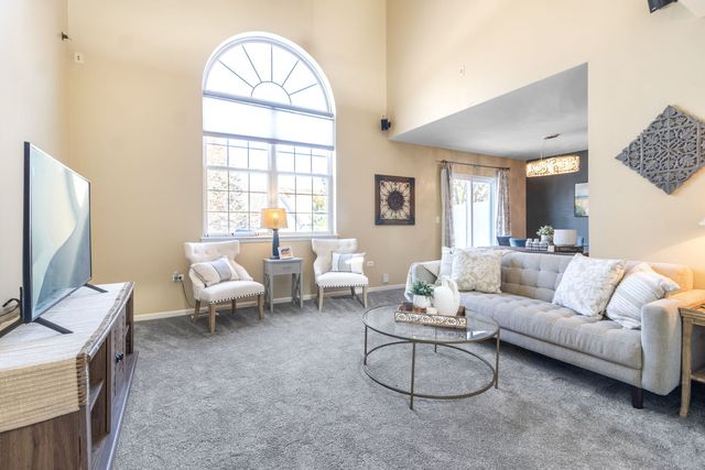 533 Mallard Lane D, Sugar Grove, IL 60554