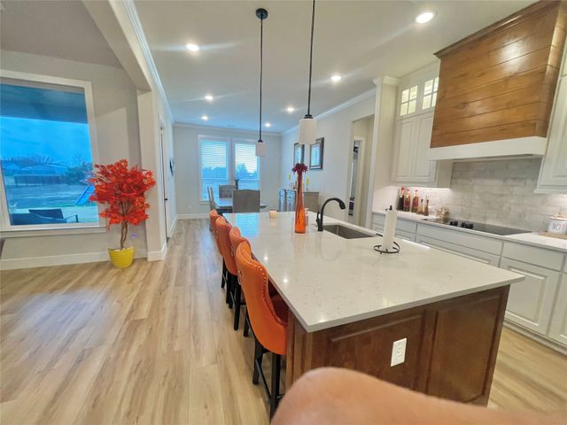 321 Rolling Meadows Drive, Waxahachie, TX 75165