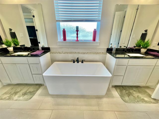 321 Rolling Meadows Drive, Waxahachie, TX 75165