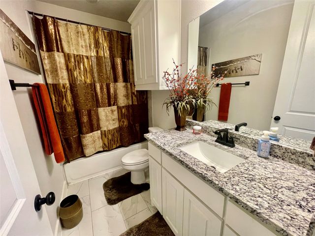 321 Rolling Meadows Drive, Waxahachie, TX 75165