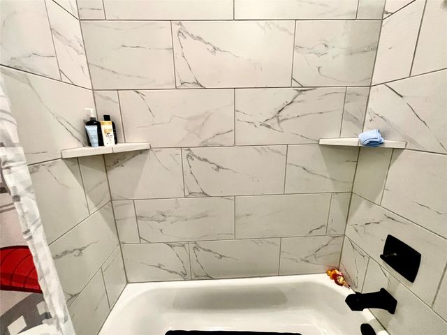 321 Rolling Meadows Drive, Waxahachie, TX 75165