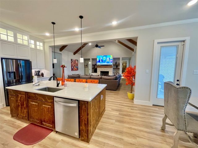 321 Rolling Meadows Drive, Waxahachie, TX 75165