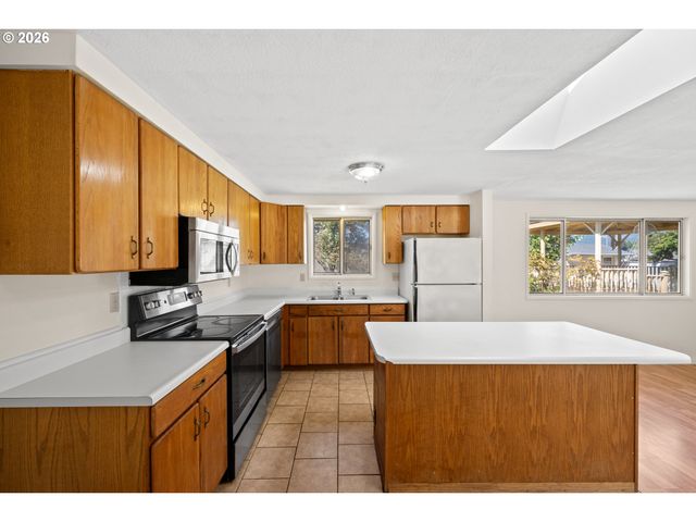 2625 ELYSIUM Ave, Eugene, OR 97401
