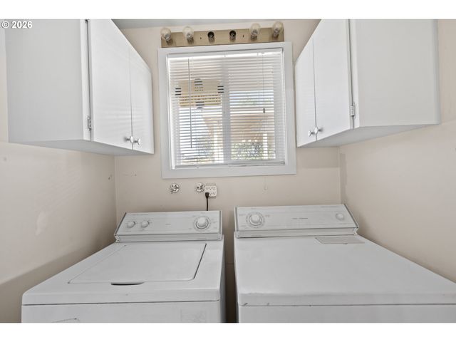 2625 ELYSIUM Ave, Eugene, OR 97401