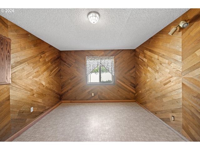 2625 ELYSIUM Ave, Eugene, OR 97401