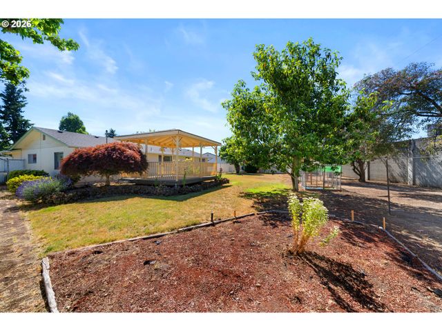 2625 ELYSIUM Ave, Eugene, OR 97401