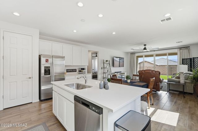 693 W Calle Las Varitas, Sahuarita, AZ 85629