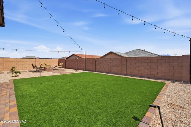 693 W Calle Las Varitas, Sahuarita, AZ 85629