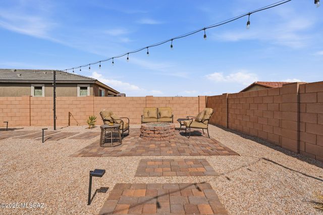693 W Calle Las Varitas, Sahuarita, AZ 85629
