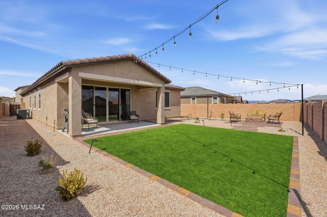 693 W Calle Las Varitas, Sahuarita, AZ 85629