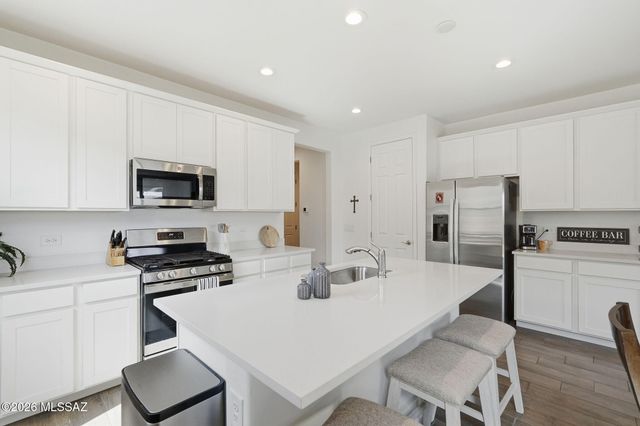 693 W Calle Las Varitas, Sahuarita, AZ 85629