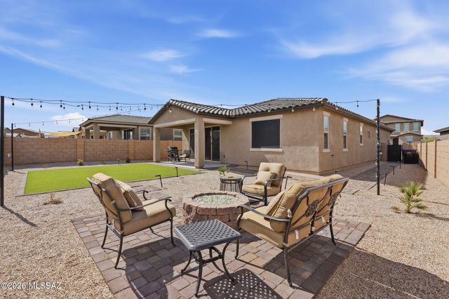 693 W Calle Las Varitas, Sahuarita, AZ 85629