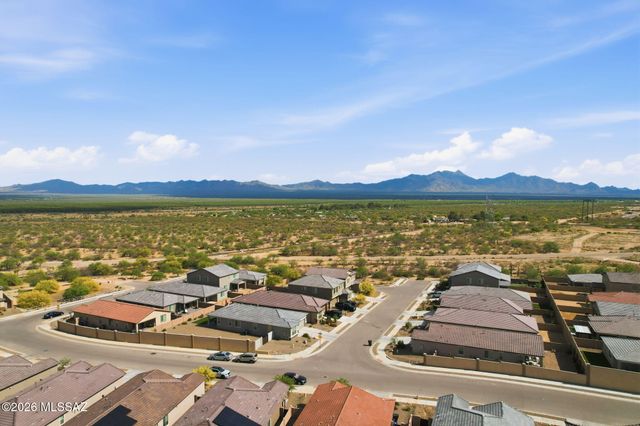 693 W Calle Las Varitas, Sahuarita, AZ 85629